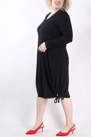 שמלה מעוצבת בשחור- L שמלה מעוצבת בשחור- L