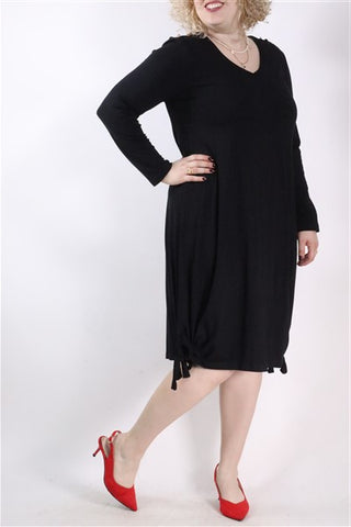 שמלה מעוצבת בשחור- L שמלה מעוצבת בשחור- L