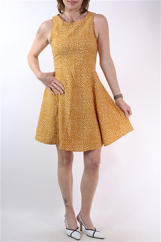 שמלה מעוצבת נקודות במוקה- XS-S שמלה מעוצבת נקודות במוקה- XS-S