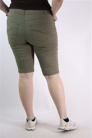 מכנסים קצרים בירוק חאקי- L-XL