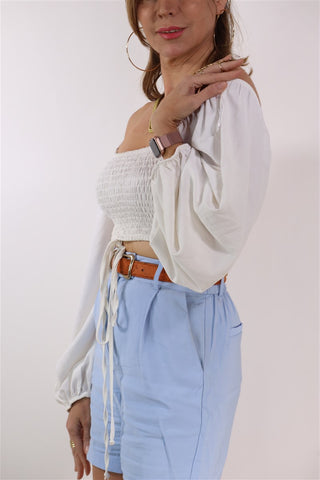 חולצה מעוצבת בלבן- M חולצה מעוצבת בלבן- M