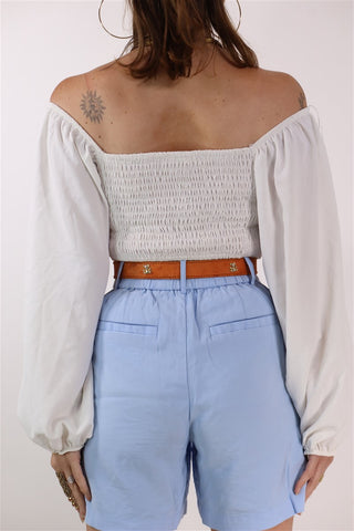 חולצה מעוצבת בלבן- M חולצה מעוצבת בלבן- M