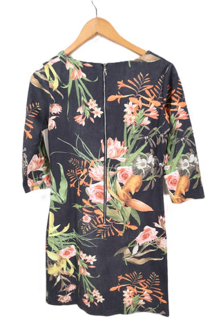 שמלה פרחונית בשחור- S-M שמלה פרחונית בשחור- S-M