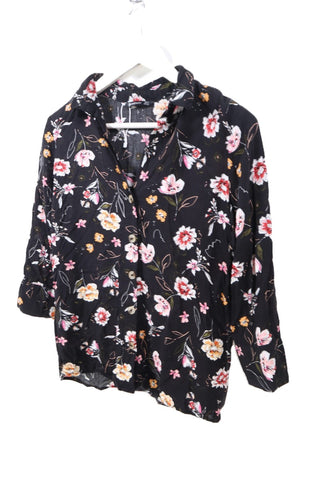חולצה מכופרת בפרחונית בשחור - XS-S חולצה מכופרת בפרחונית בשחור - XS-S