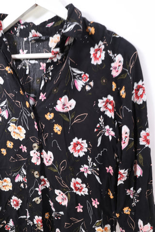חולצה מכופרת בפרחונית בשחור - XS-S חולצה מכופרת בפרחונית בשחור - XS-S