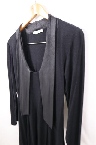 שמלה מעוצבת בשחור- L-XL שמלה מעוצבת בשחור- L-XL