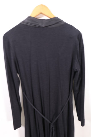 שמלה מעוצבת בשחור- L-XL שמלה מעוצבת בשחור- L-XL