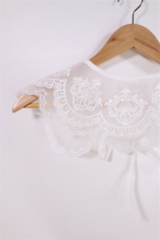 צעיף צווארון שיפון ותחרה בלבן- OS צעיף צווארון שיפון ותחרה בלבן- OS