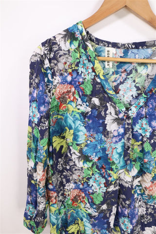 חולצה פרחונית צבעונית- M-L חולצה פרחונית צבעונית- M-L