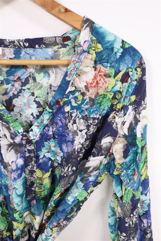 חולצה פרחונית צבעונית- M-L חולצה פרחונית צבעונית- M-L