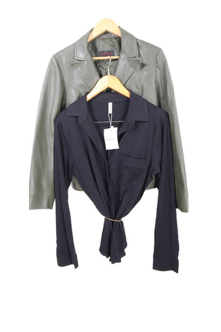 חולצה מכופתרת חדשה בשחור- M חולצה מכופתרת חדשה בשחור- M