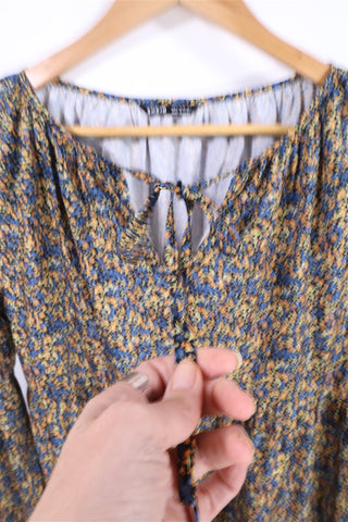 שמלת אוברסייז פרחונית בכחול וכתום- M-L שמלת אוברסייז פרחונית בכחול וכתום- M-L