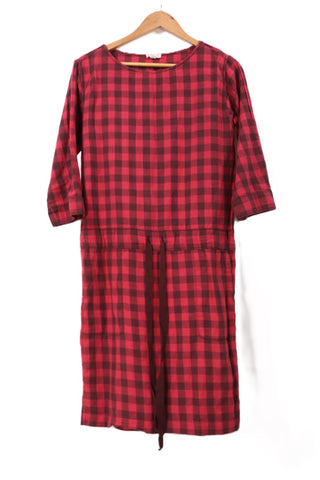 שמלת אוברסייז  GAP משבצות- XS-S שמלת אוברסייז  GAP משבצות- XS-S