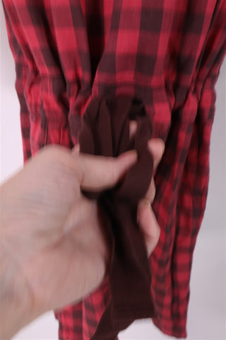 שמלת אוברסייז  GAP משבצות- XS-S שמלת אוברסייז  GAP משבצות- XS-S