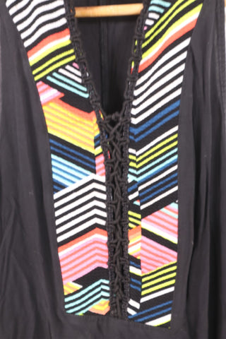 שמלה אתנית עם צווארון מעוצב- M-L שמלה אתנית עם צווארון מעוצב- M-L