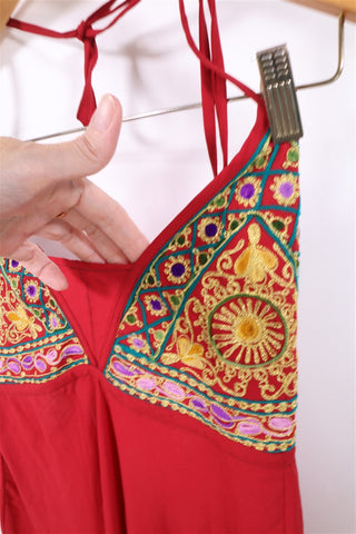 שמלה אתנית באדום וזהב- M-L שמלה אתנית באדום וזהב- M-L