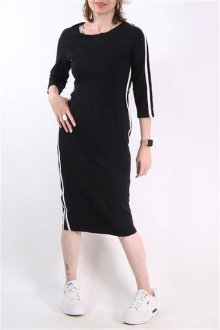 שמלה ספורטיבית בשחור- M שמלה ספורטיבית בשחור- M