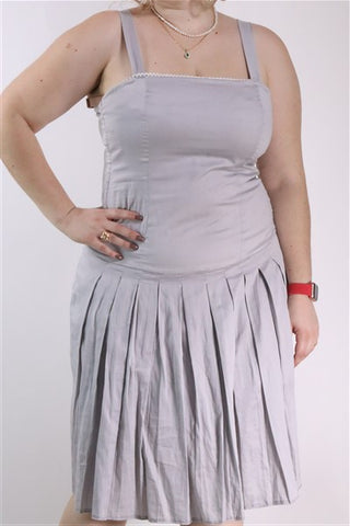 שמלה מעוצבת באפור- L שמלה מעוצבת באפור- L