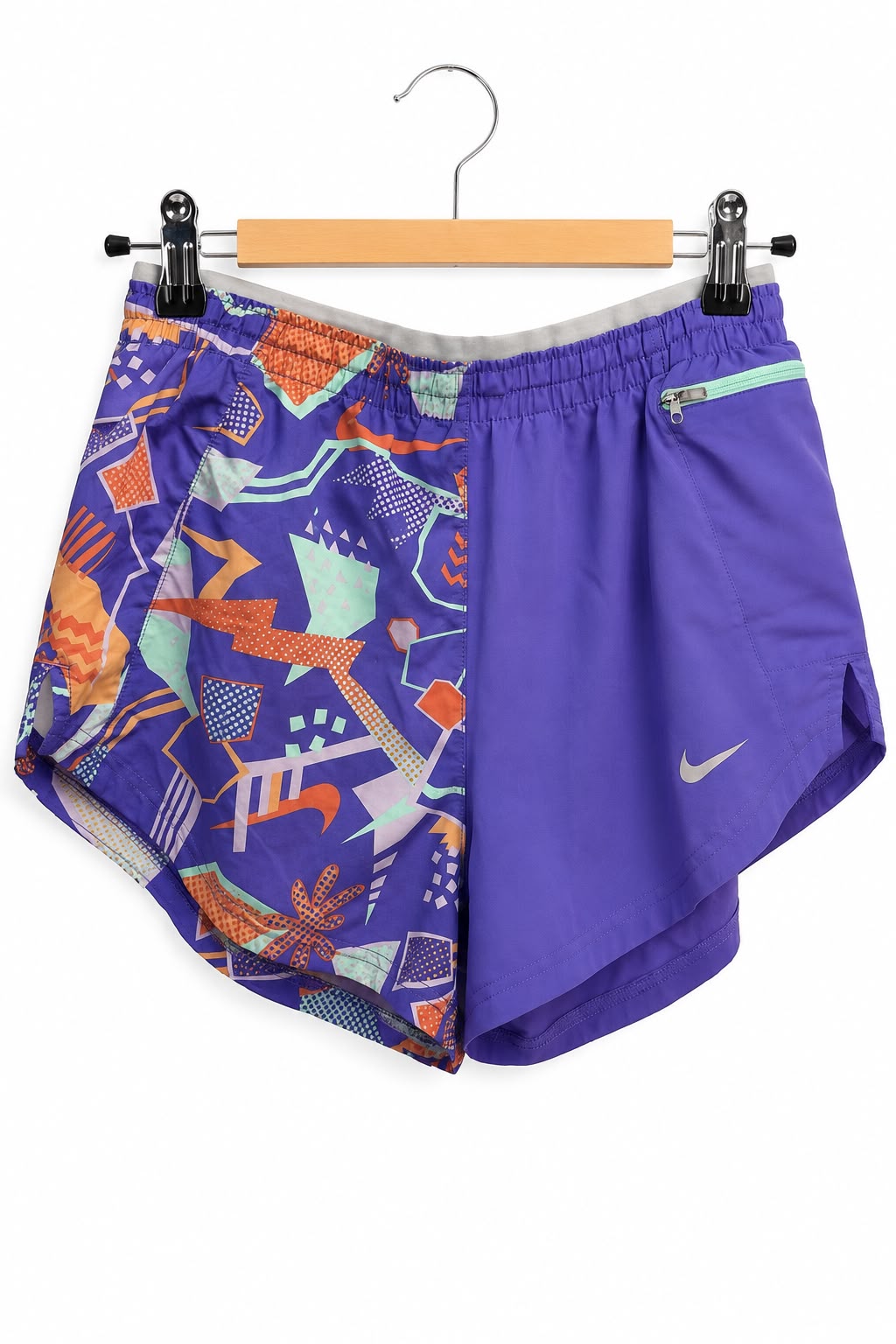 שורט ספורטיבי NIKE בסגול- S-M