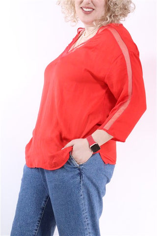 חולצה אדומה בגימור רשת- XL