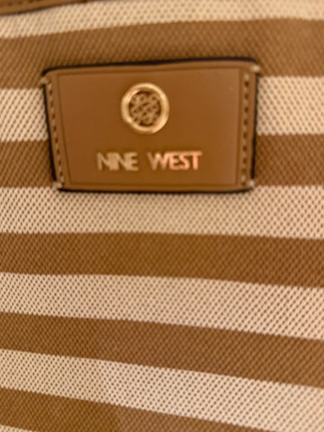 תיק פסים גדול NINE WEST בניוד - OS