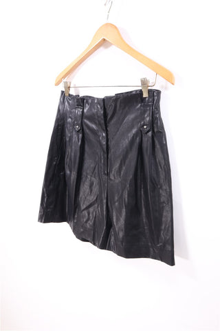 מכנסי ברמודה דמוי עור ZARA בשחור- M