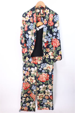 חליפת מכנסיים וגקט ZARA פרחונית בשחור- XS-S