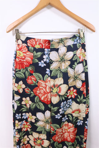 חליפת מכנסיים וגקט ZARA פרחונית בשחור- XS-S