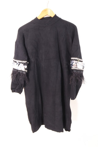 שמלת סריג שחורה שרוולי פייטים- L-M