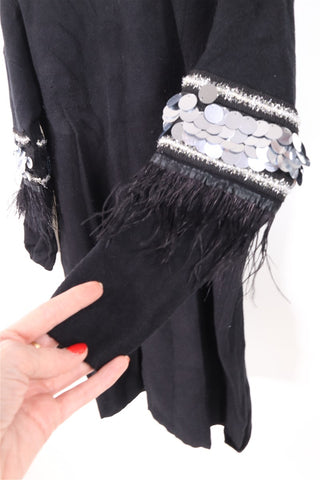 שמלת סריג שחורה שרוולי פייטים- L-M