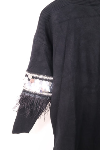 שמלת סריג שחורה שרוולי פייטים- L-M