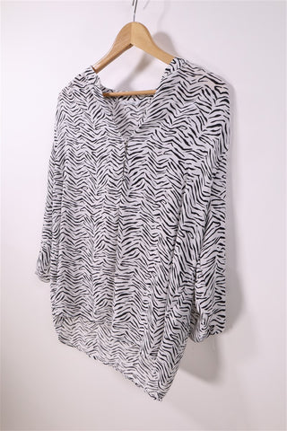 חולצה נשפכת מזומברר בשחור ולבן- L-XL