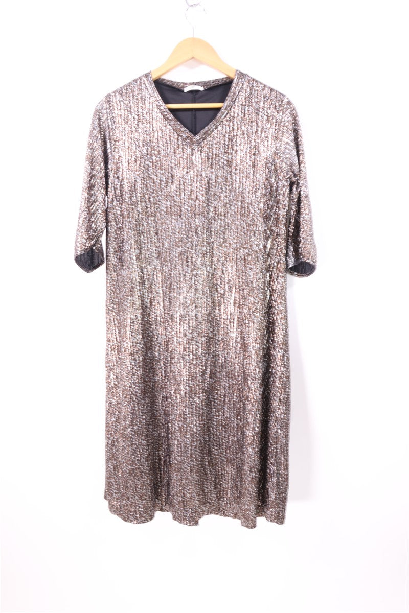 שמלה מנצנצת בזהב וכסף- M