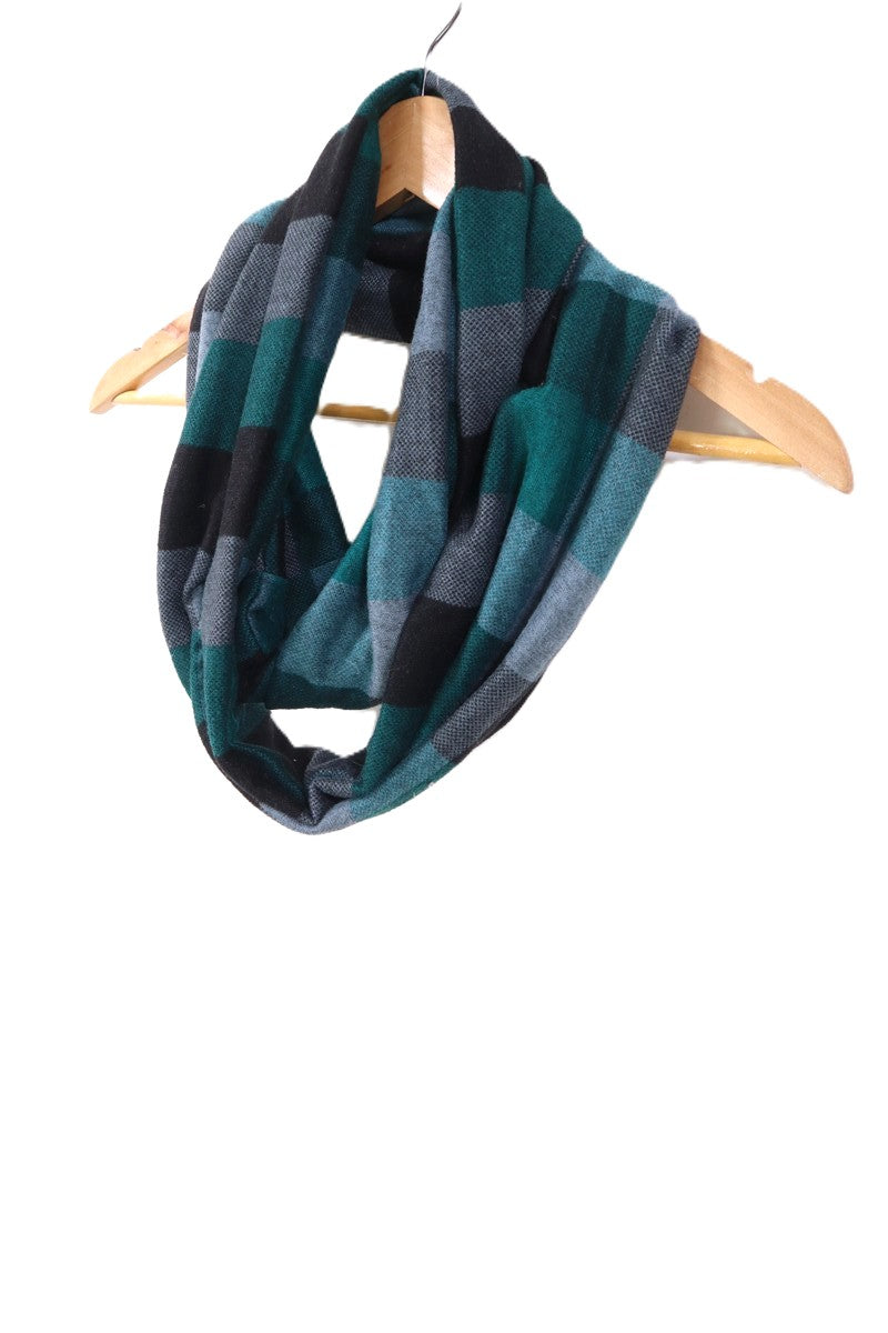 צעיף משבצות נכרך בגווני כחול וירוק- OS