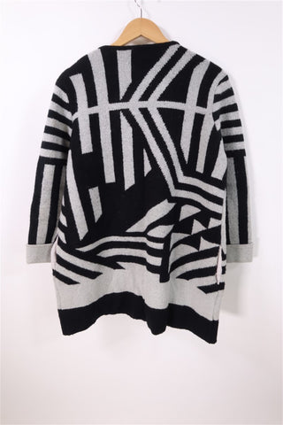 עליונית סריג גאומטרית בשחור ואפור - L