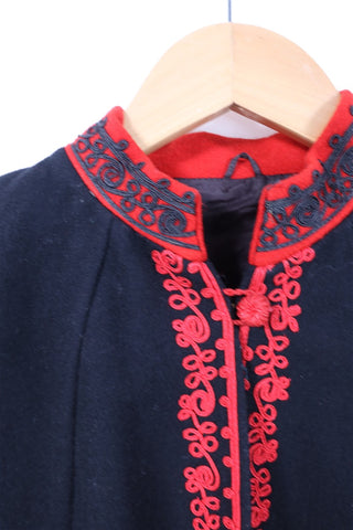 גקט שכמייה וינטיג רקום בשחור- OS