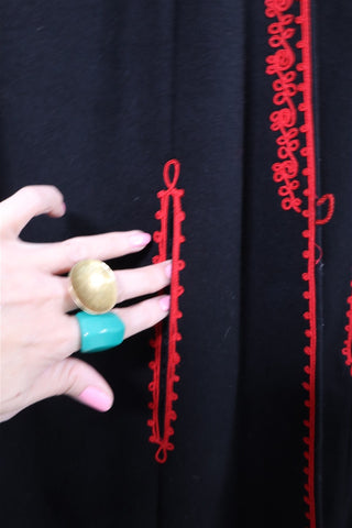 גקט שכמייה וינטיג רקום בשחור- OS