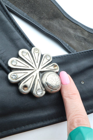 חגורת וינטיג עור ופרח בשחור- M-L