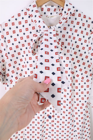 שמלת וינטיג מעוצבת בלבן-L-XL