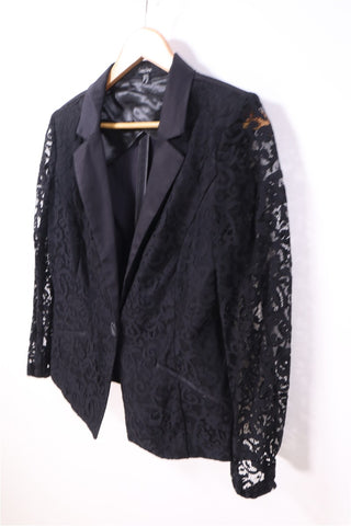 גקט תחרה בשחור- M-L