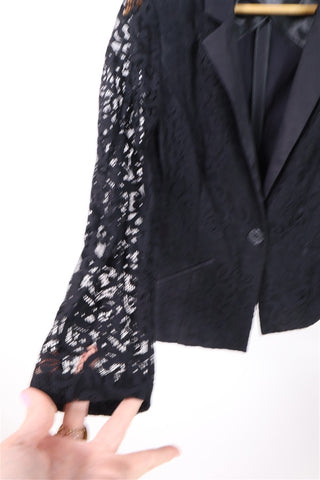 גקט תחרה בשחור- M-L