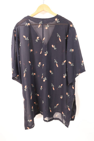 עליונית וינטיג פרחונית בשחור- XXL