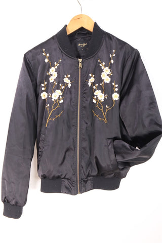 מעיל בסטייל בומבר רקמה סינית בשחור- M-L