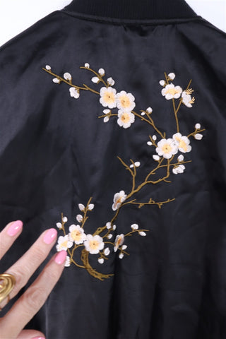 מעיל בסטייל בומבר רקמה סינית בשחור- M-L