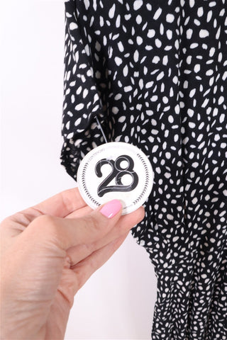 שמלת וינטיג צווארון רקום בשחור ולבן - S