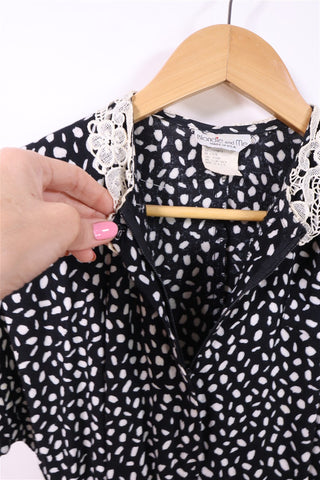 שמלת וינטיג צווארון רקום בשחור ולבן - S
