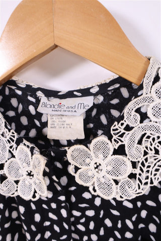 שמלת וינטיג צווארון רקום בשחור ולבן - S