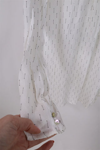 חולצה לבנה בפרינט חצים- L-XL