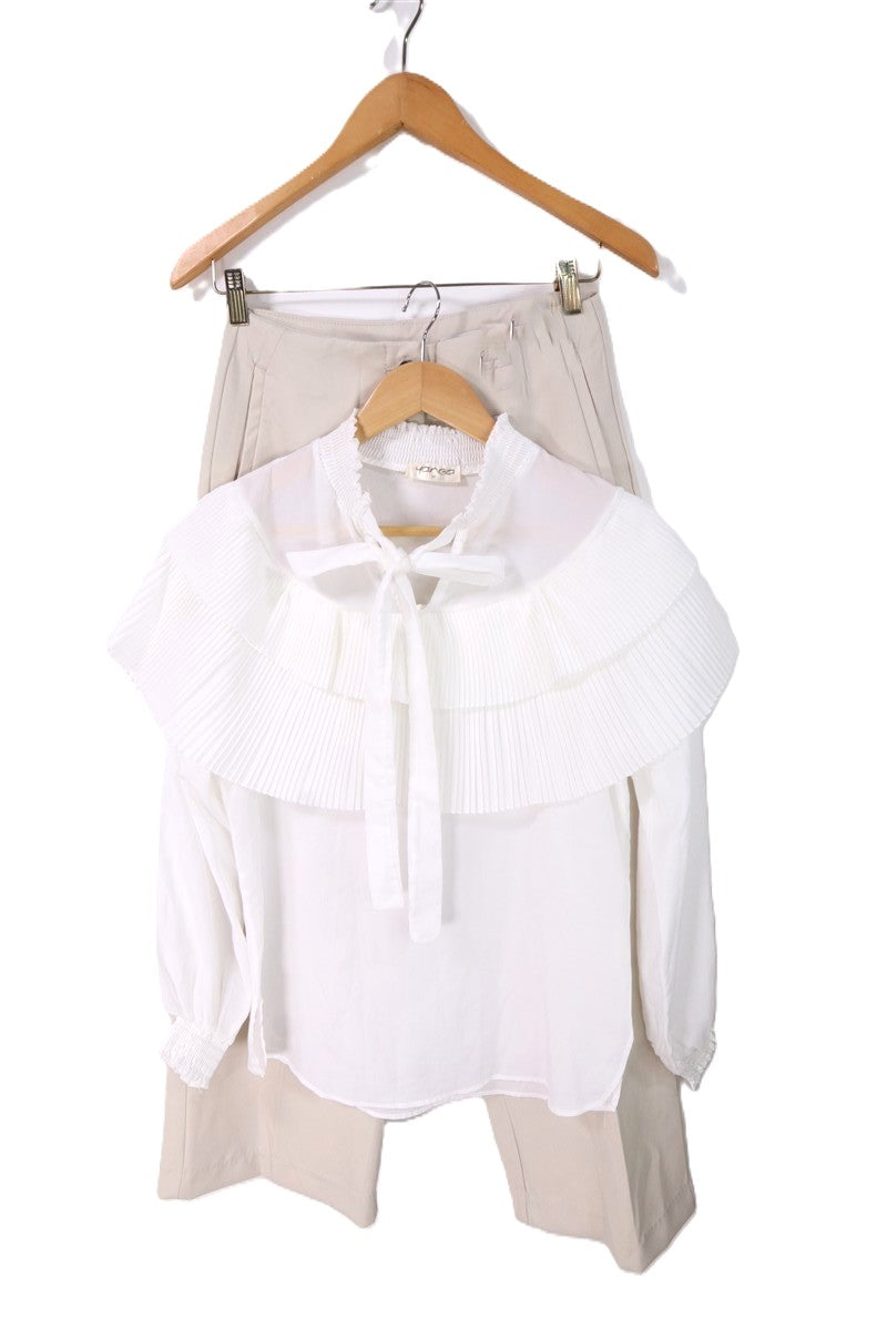 חולצת פליסה ועניבת קשירה בלבן-M