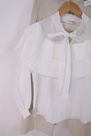 חולצת פליסה ועניבת קשירה בלבן-M